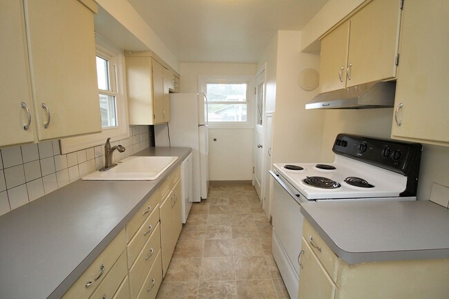 Building Photo - 4626 NE 96th Ave