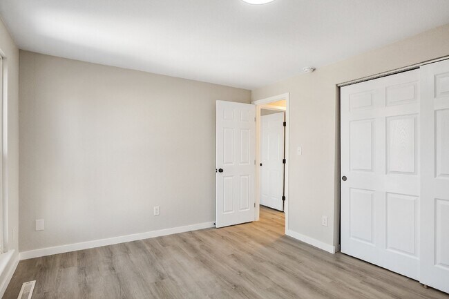 Building Photo - 2418 Pattison Ave