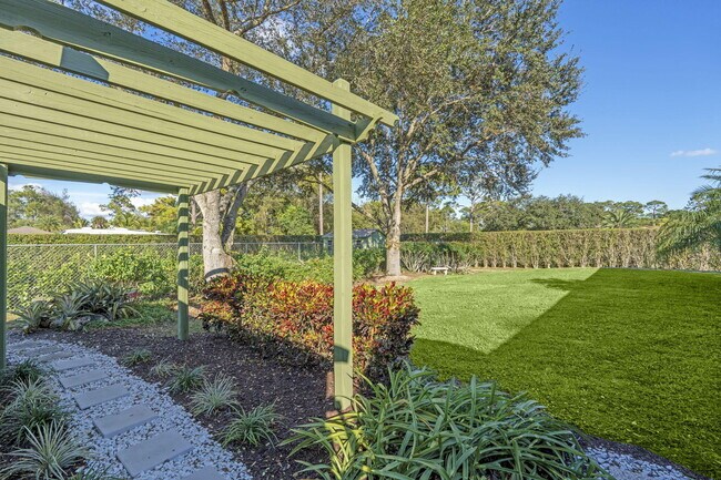 Building Photo - 11989 Persimmon Blvd