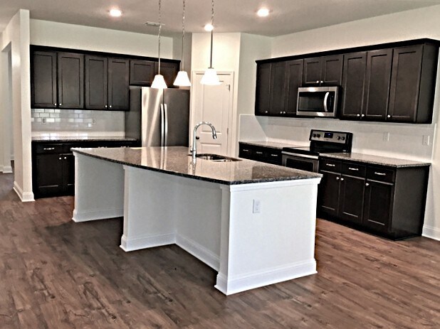 Building Photo - 323 Cortez Dr