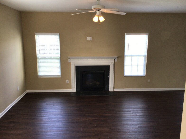 Building Photo - 922 Wolfpack Way