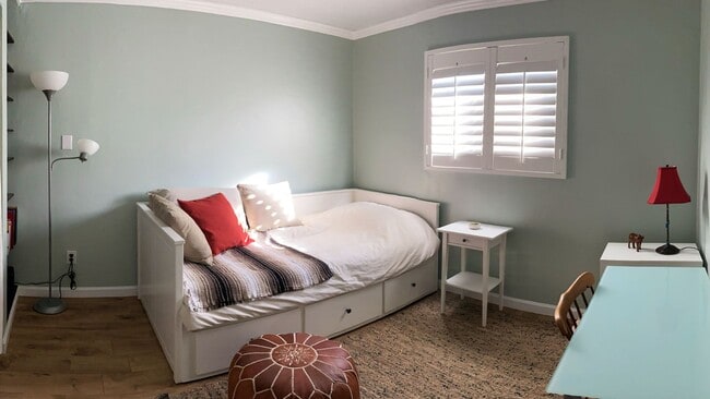 Building Photo - Updated 3 Bed, 2 Bath House in the Heart of Santee!