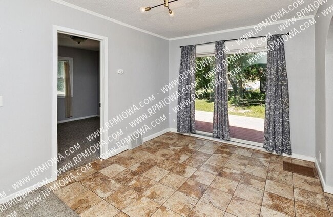 Building Photo - 713 Maxwelton Dr