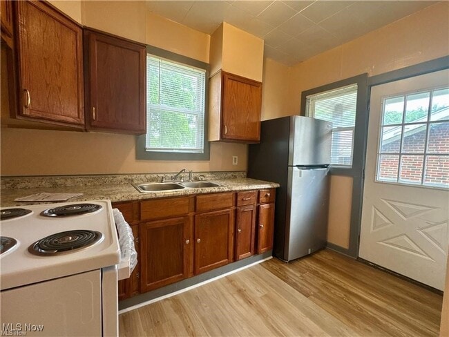 Building Photo - 993 Concord Ave