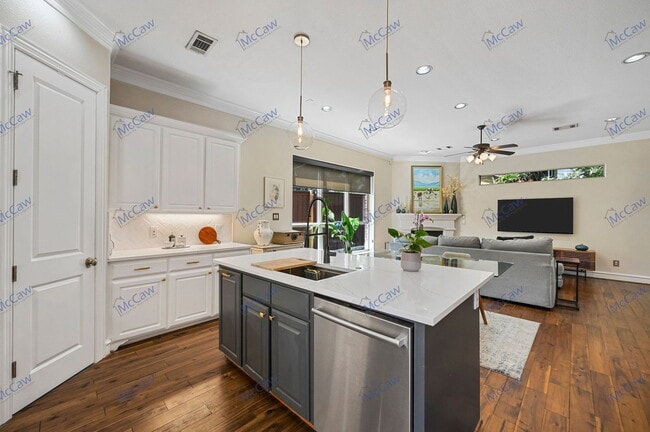 Building Photo - 5211 Mission Ave