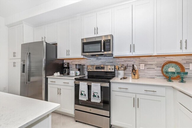 Building Photo - 12280 Wellen Golf St