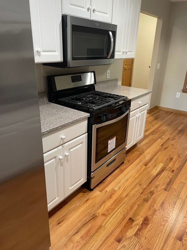 Building Photo - Waterfront! 3 Bedroom, 2 Bath Condo- Erie Village, East Syracuse