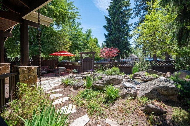 Building Photo - Beautiful Westside Craftsman | Prime Bend Location