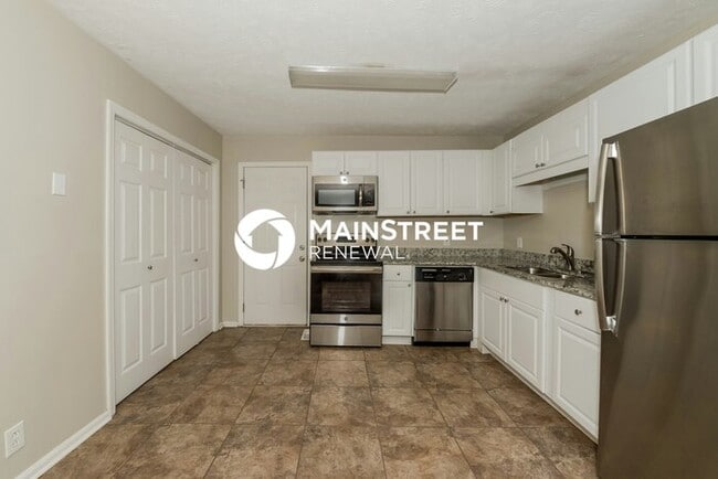 Building Photo - 3203 Lakeford Dr
