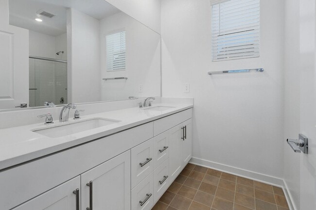 Building Photo - Modern Detached Home in Gated Nuvo Parkside