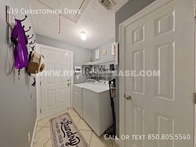 Building Photo - 419 Christopher Dr