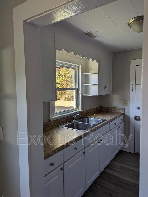 Building Photo - 507 Midland Ave