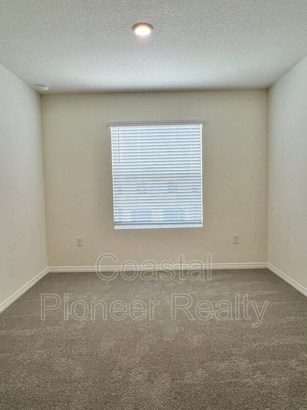 Building Photo - 5330 Dragonfly Dr