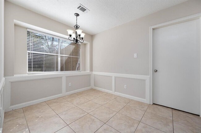 Building Photo - 9311 New Forest Rd