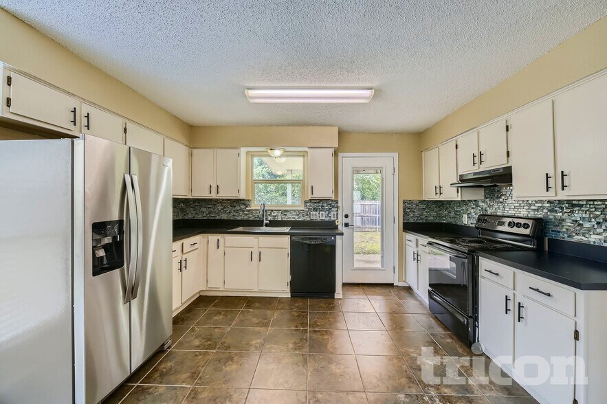 Building Photo - 3803 Tamarron Ln