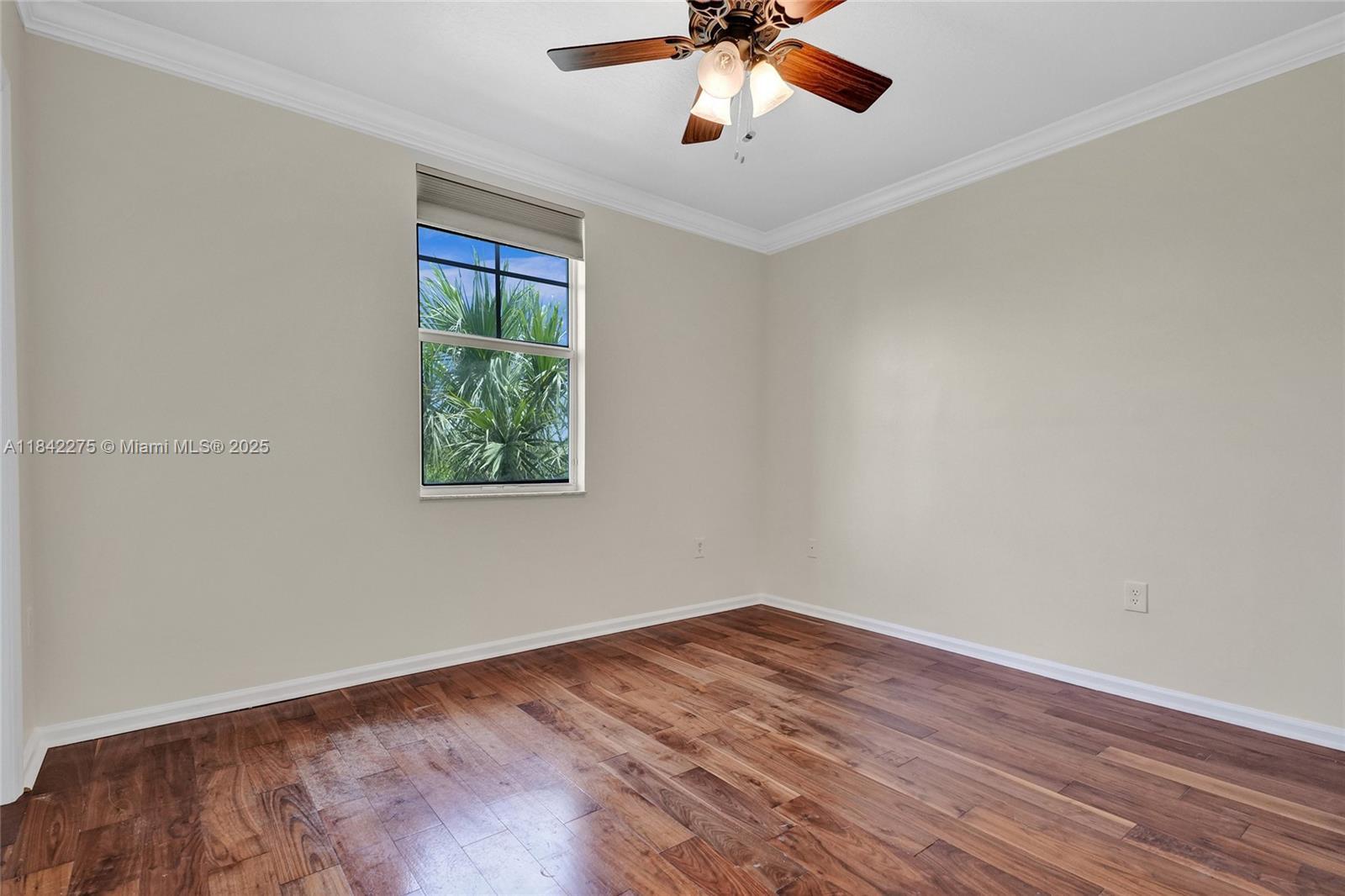 Building Photo - 1033 NE 17th Way