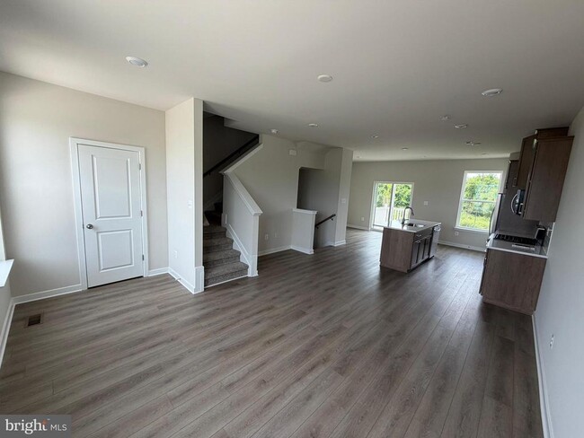 Building Photo - 368 Mingo Way