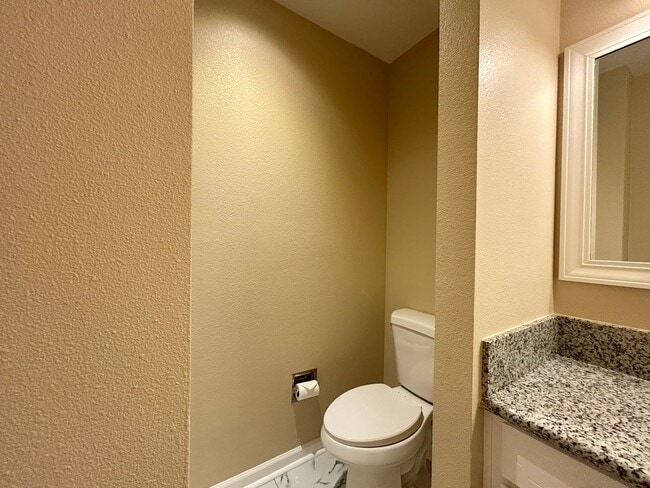 Building Photo - Serene 2 Bed, 2 Bath Updated Hidden Gem!
