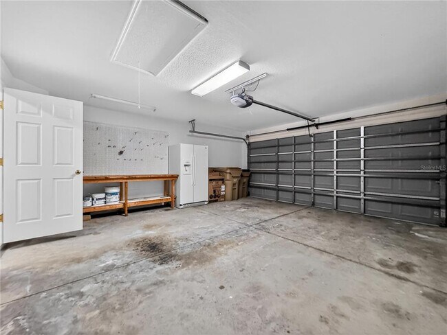 Building Photo - 14309 Golden View Dr