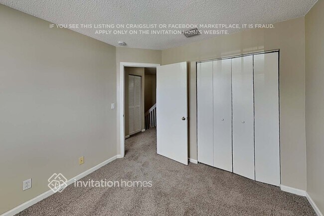 Building Photo - 4728 SW 13th Pl