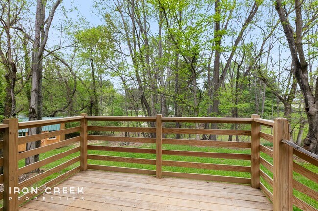 Building Photo - Stunning Three-Bedroom Home in Candler