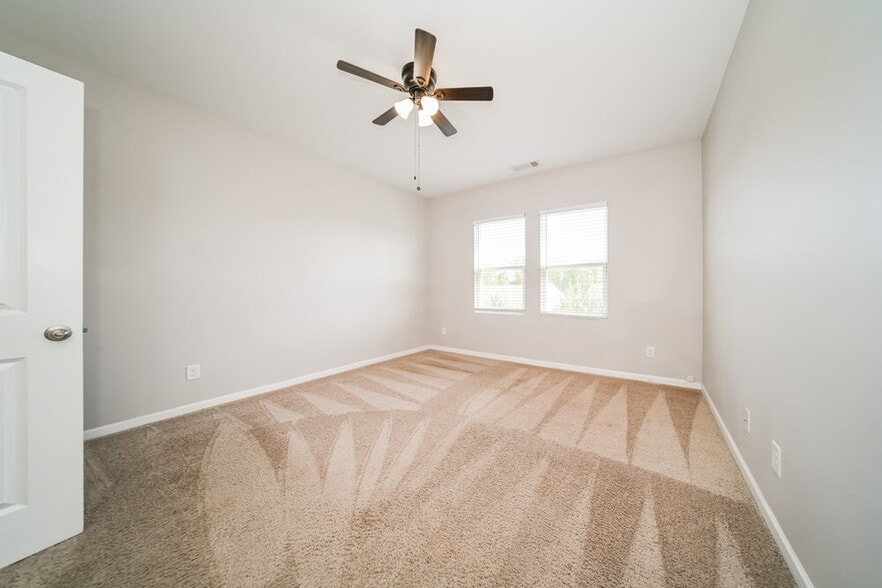 Building Photo - 1062 Cold Water Dr