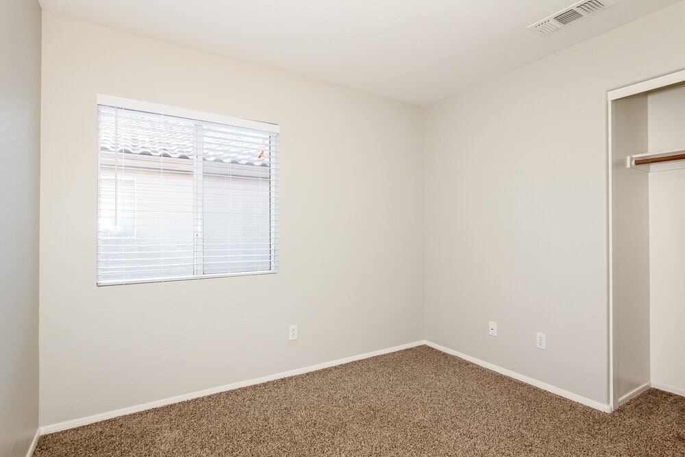 Building Photo - 11717 W Poinsettia Dr