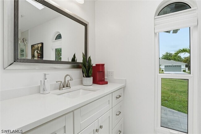 Building Photo - 132 Bordeaux Cir