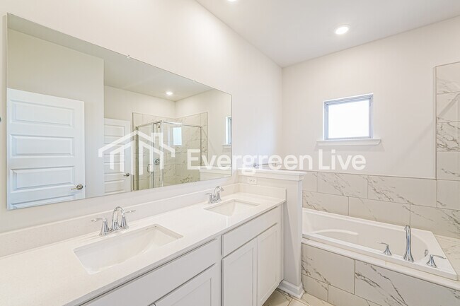 Building Photo - 202 Paca Ln