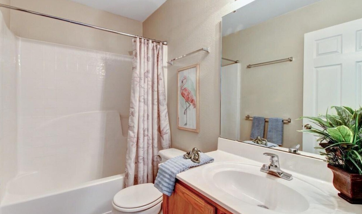 Building Photo - 90 Reeding Ridge Dr E