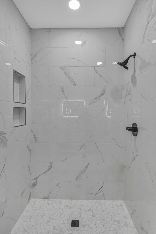 Building Photo - 32 Roberson St