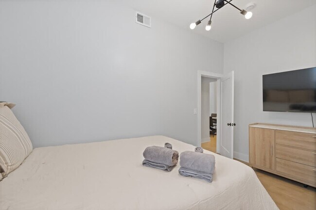 Building Photo - 20 Tuers Ave