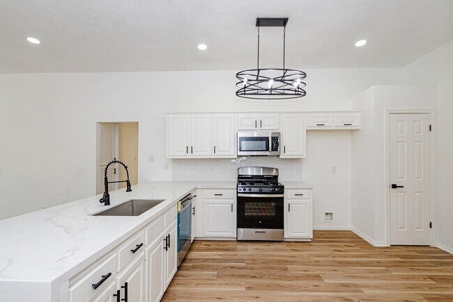 Building Photo - 3718 Brighton Ln