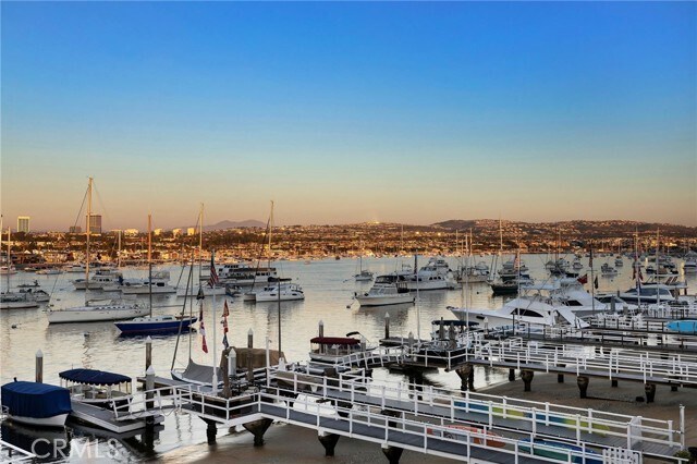 Building Photo - 900 E Balboa Blvd