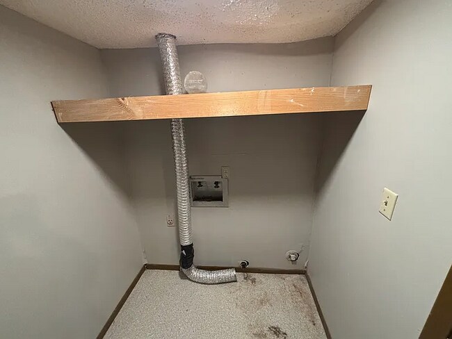 Building Photo - 2423 Farmstead St