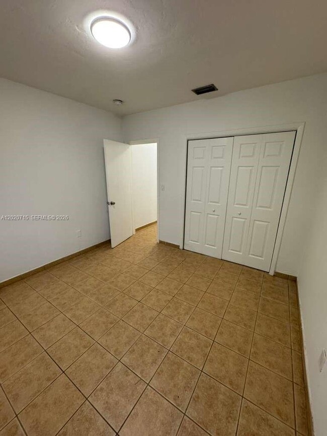 Building Photo - 4035 SW 11th St