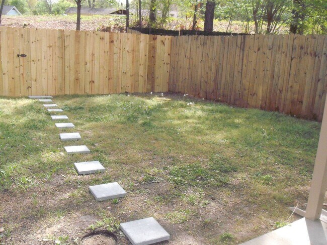 Building Photo - 554 Cahaba Manor Dr