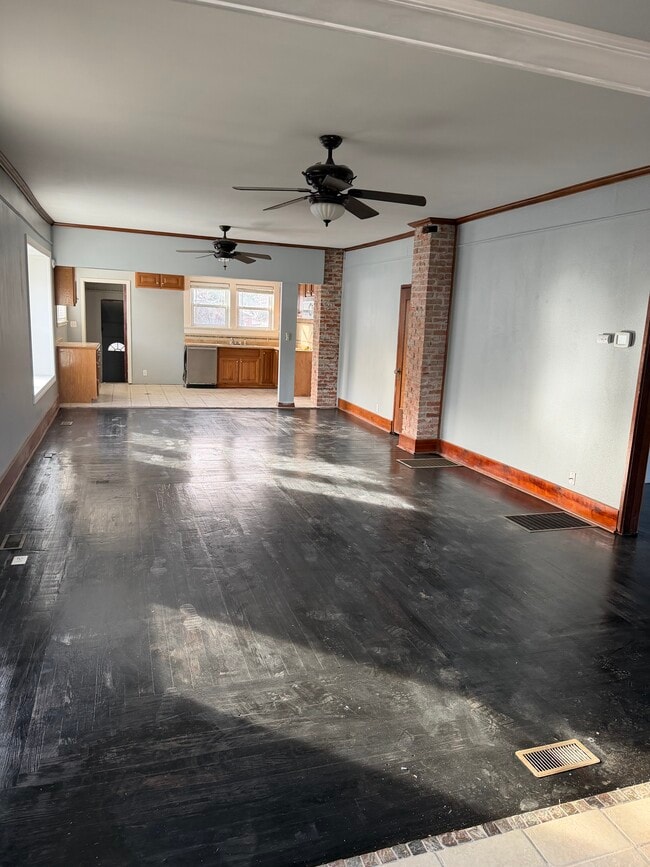 Building Photo - 213 D St NW