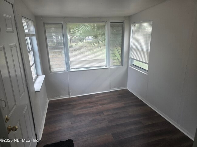 Building Photo - 3139 Searchwood Dr