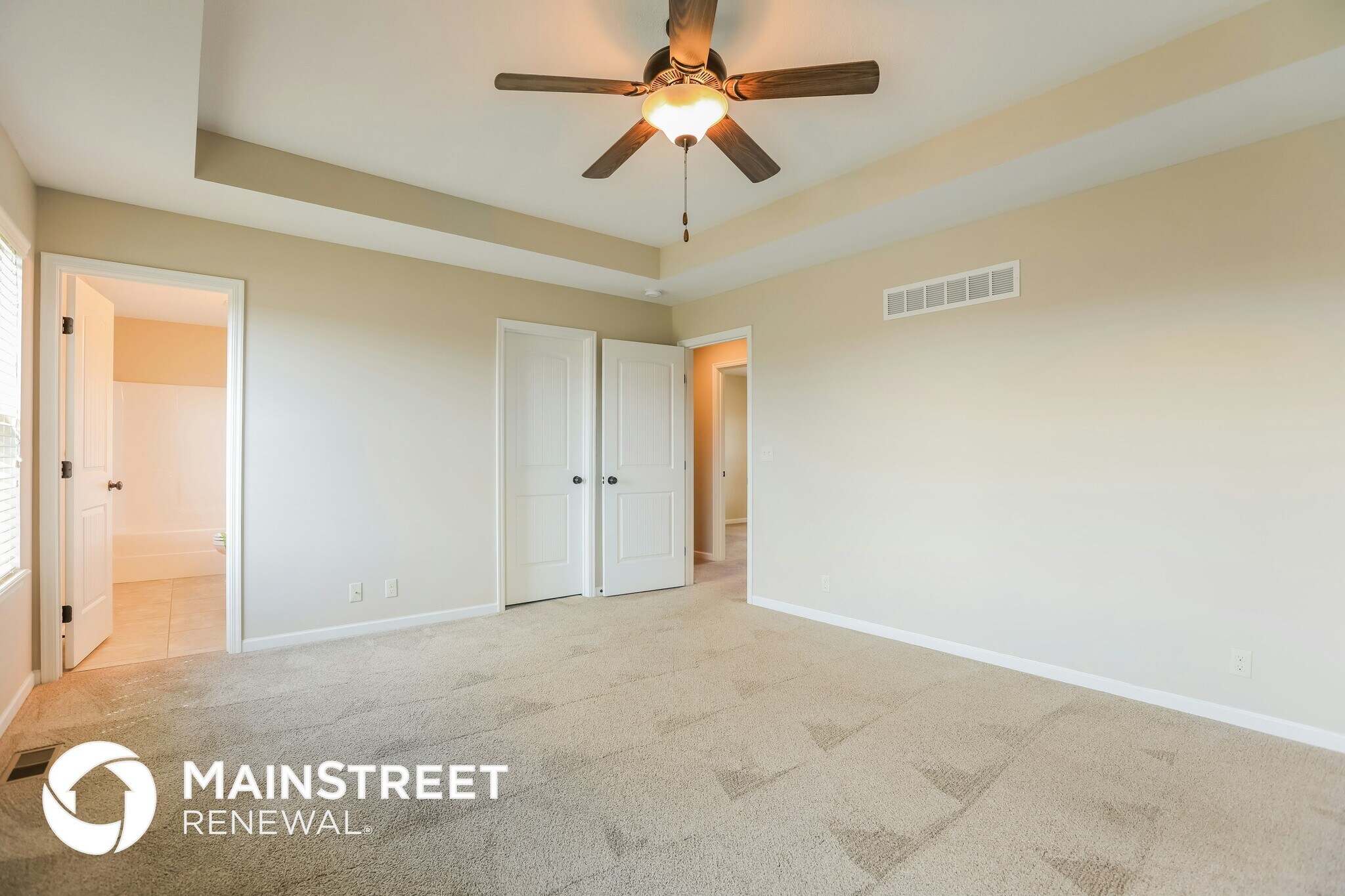 Building Photo - 592 S Walnut St