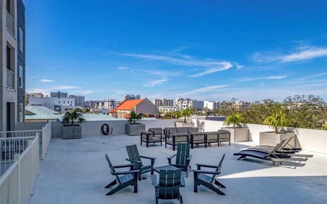 Building Photo - 1659 2nd St