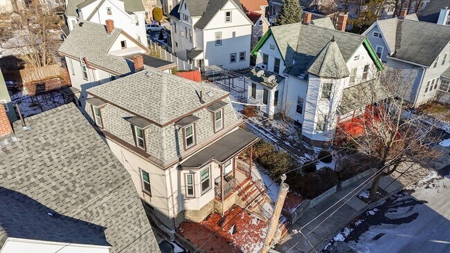 Building Photo - 68 Newhall St