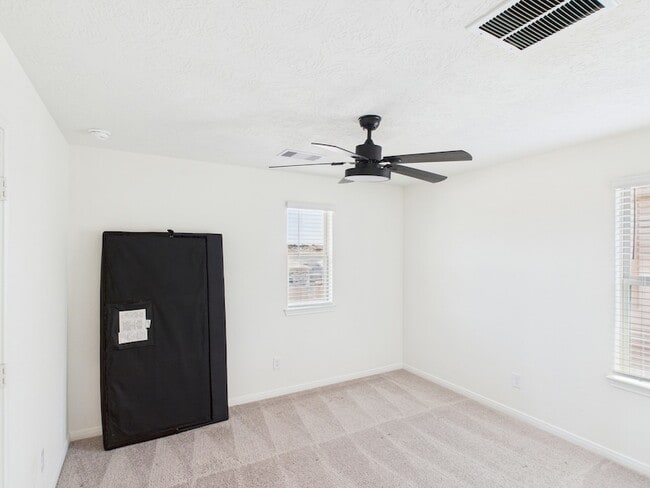 Building Photo - 15643 Fellswood Dr