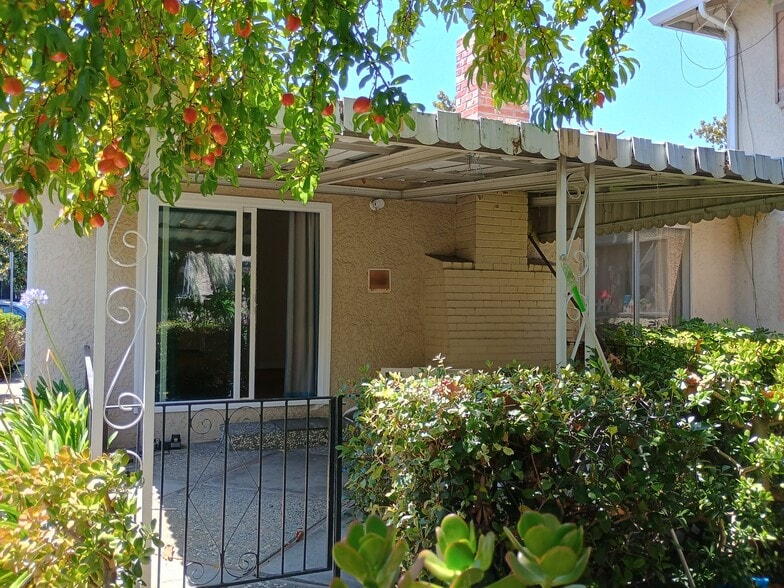Covered Porch - 360 Richfield Dr