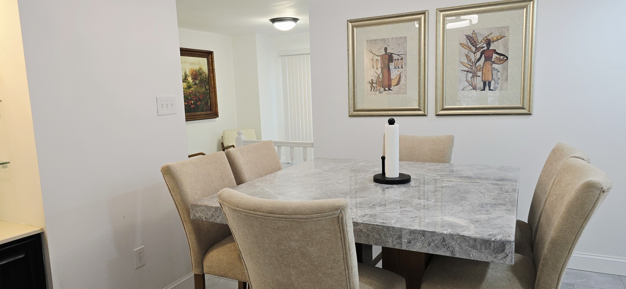 Building Photo - 8 Highlands Ct