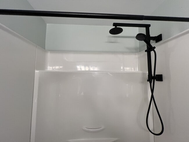 Building Photo - 1345 SE Madison St