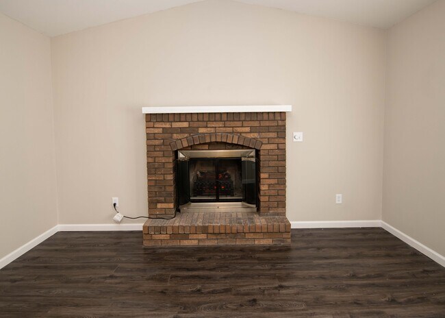 Building Photo - 130 Pierre Pl