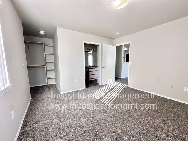 Building Photo - Fully renovated in 2025 2 bedroom, 2 bathroom ground floor apartment available soon.