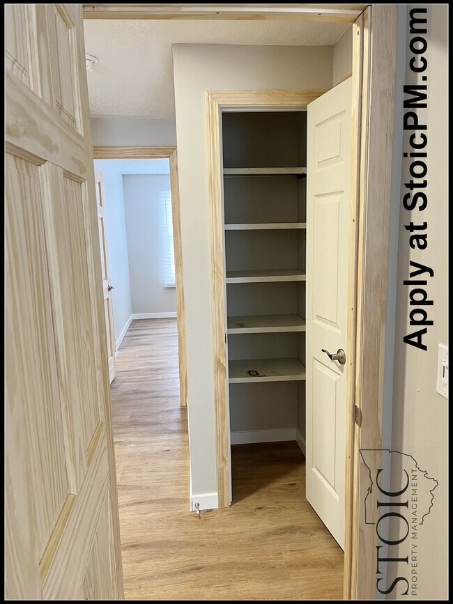 Building Photo - 123 N Main St