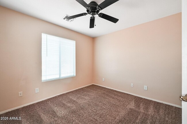 Building Photo - 2621 E Waterview Ct